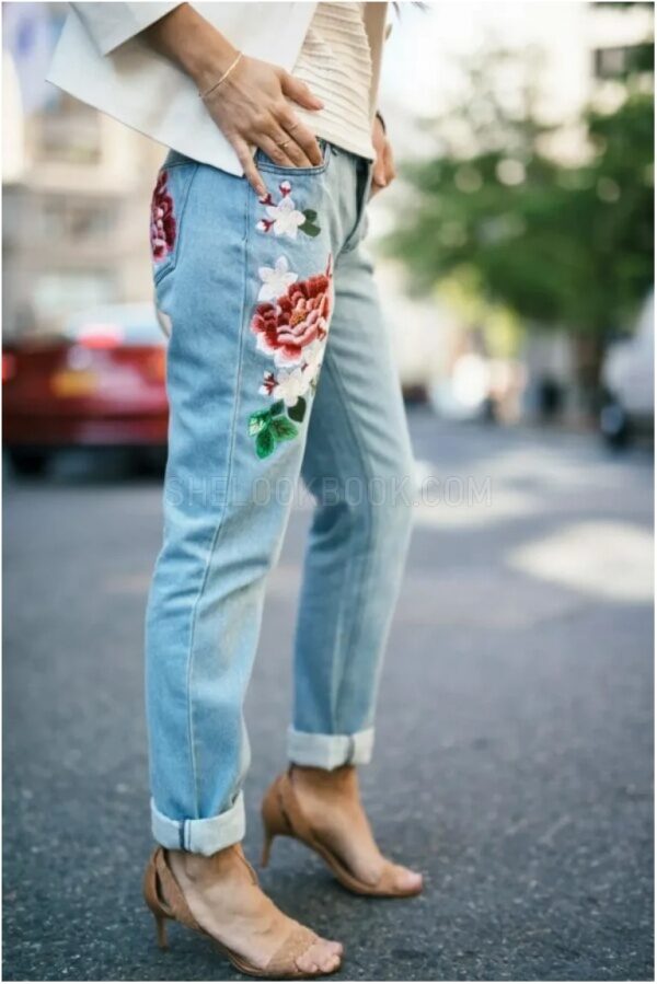 Trendy 3 D Flowers On A Pair Of Jeans Autumn Floral Print Idea