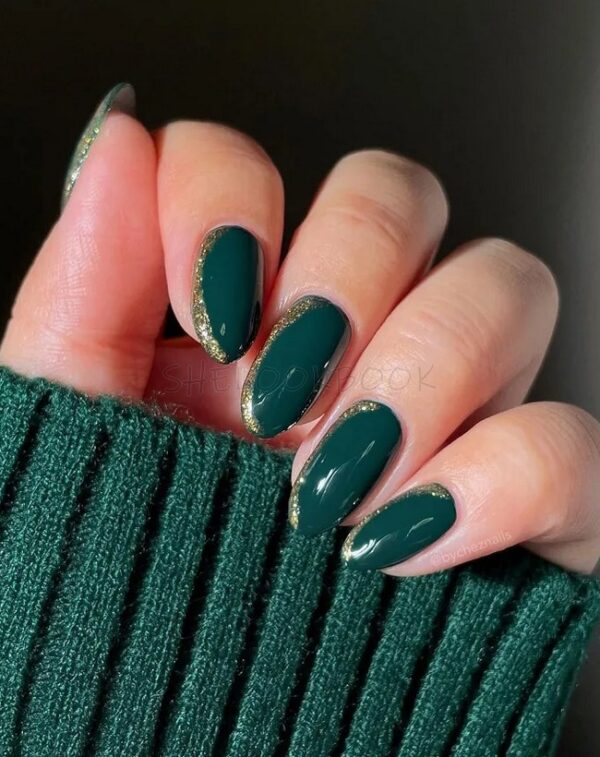 green-manicure-2059171