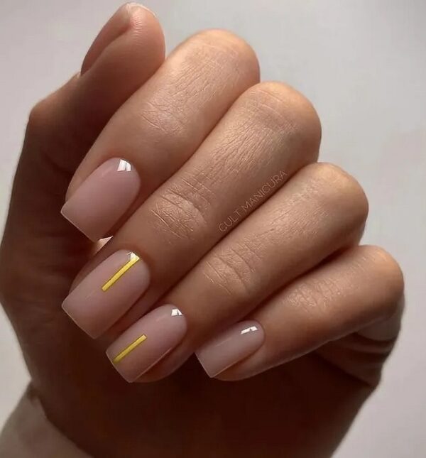 Minimalist Nail Art Idea Short Nails Manicure Trend Spring