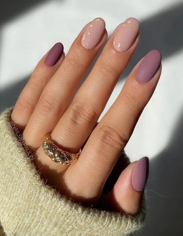 Trend Mix Match Nails Short Nails Manicure Mismatched Nails Trend Spring