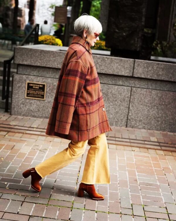 Heeled-Shoes-For-Women-Aged-60-Brown-Suede-Over-The-Knee-Boots-Square-Coats-8043438