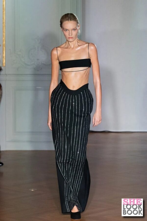 Belly-Lose-Dressing-Bare-Shoulder-With-Top-Lose-Trouser-Fashion-Show-By-Theunisse-1463594-9577065