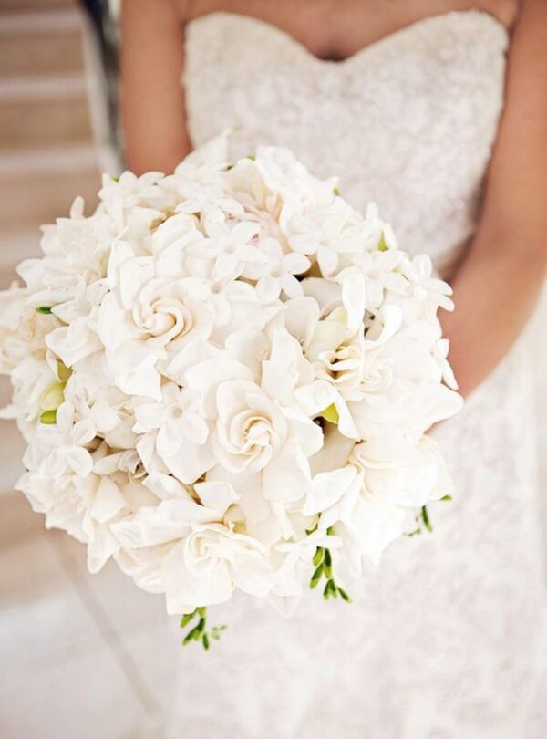 Bouquet-All-In-White-For-The-Dream-Wedding-9425545-7376885