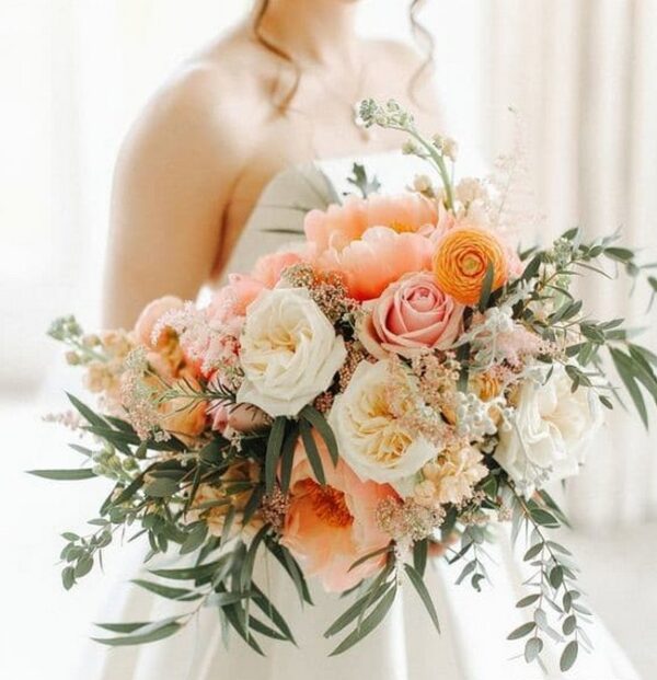 Bouquet-In-Orange-White-And-Green-8785152-2923788