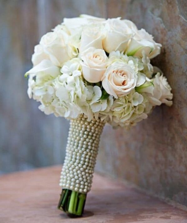 Bouquet-With-Pearls-2068099-8023699