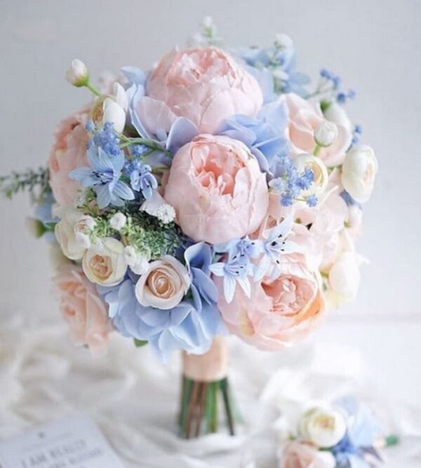 Bridal-Bouquet-In-Pastel-For-Wedding-8471050-3213114