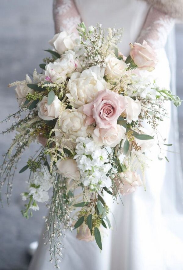 Bridal-Bouquet-In-White-And-Pink-Bridal-Bouquet-With-Calla-Lilies-And-Roses-2009814-6314092