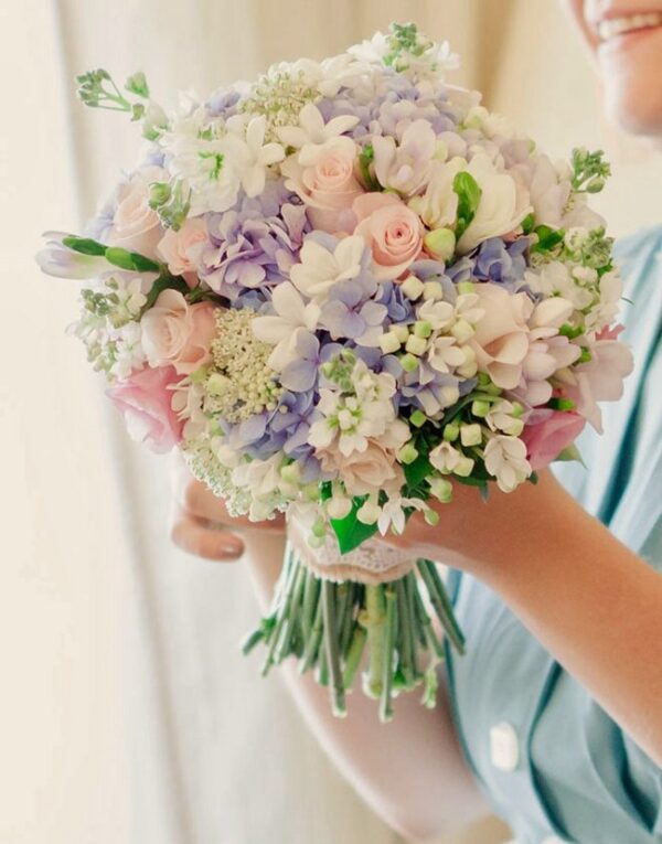 Bridal-Bouquet-With-Hydrangeas-7221216-7484878