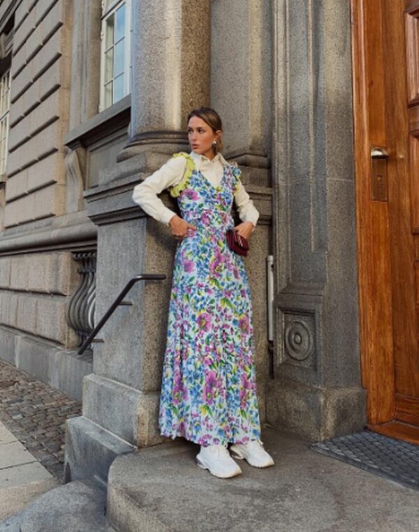 Fashion-Trend-Floral-Dresses-With-Chunky-Sneakers-6522839-9069890