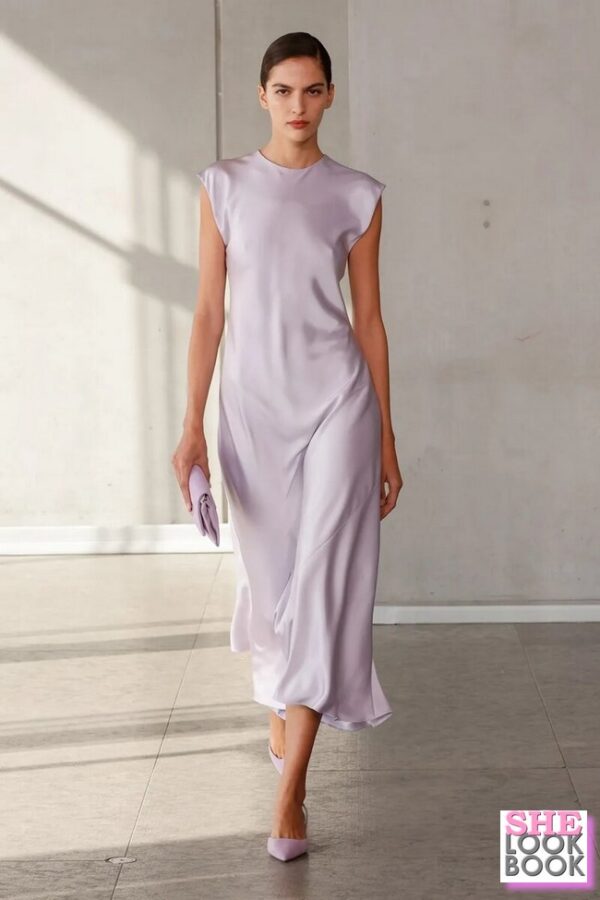 Light-Purple-Silky-Fabrics-Dress-Matching-Clutch-And-Sandals-By-Carolina-Herrera-6101495-9562337