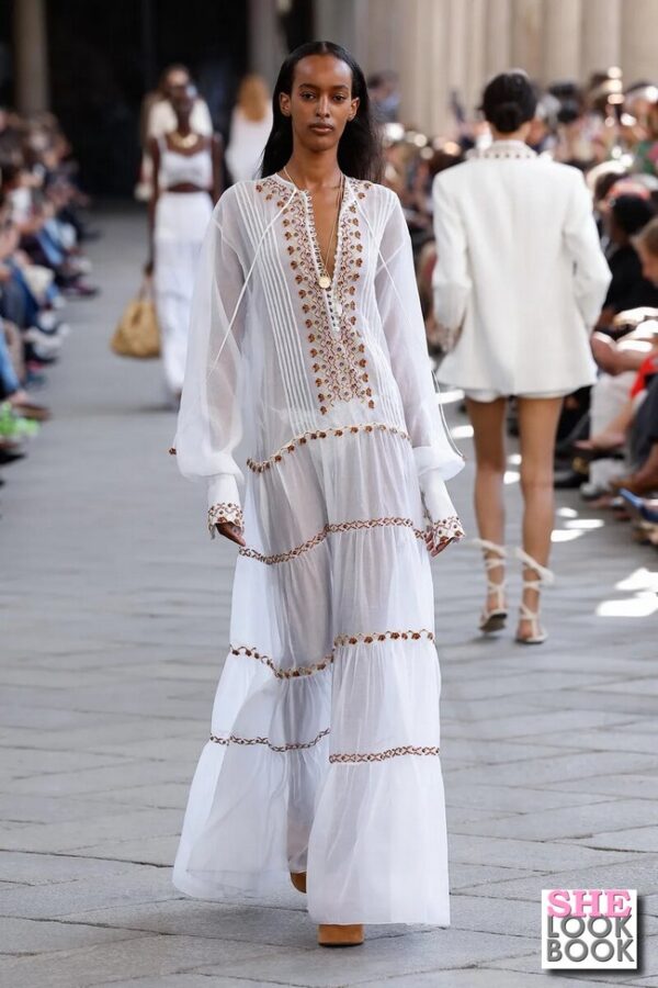 Long-White-Transparent-Dress-Fashion-Show-By-Ermanno-Scervino-6502472-3687468