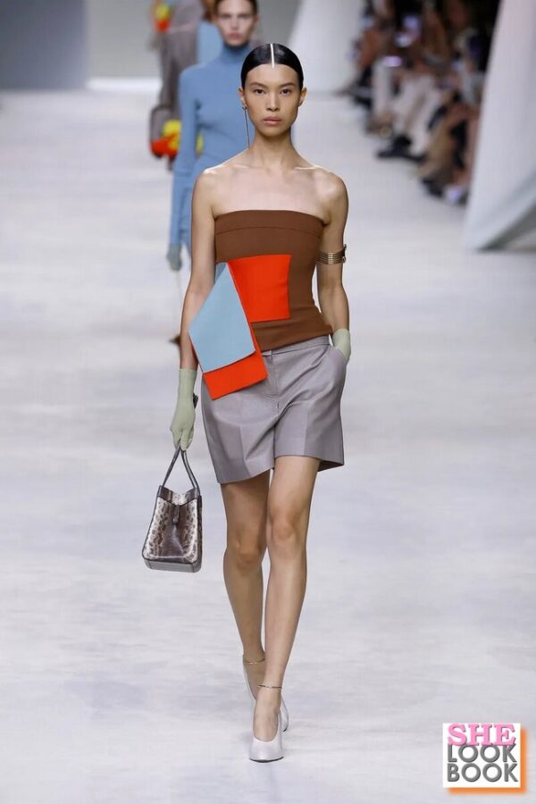 Shorts-Dressing-Handbag-And-Sandals-Spring-And-Summer-Fashion-Show-By-Fendi-9567794-2957461