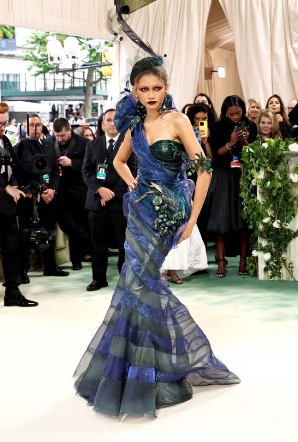 Actress-Zendaya-In-Long-Dress-By-Maison-Margiela-Artisanal-3305449-7804176