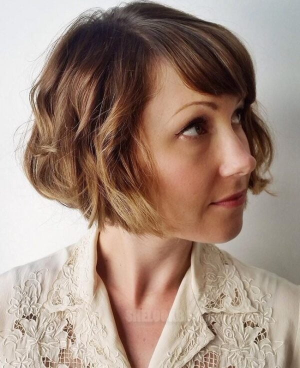 Layered-Bob-With-Side-Bangs-9786170-8350073