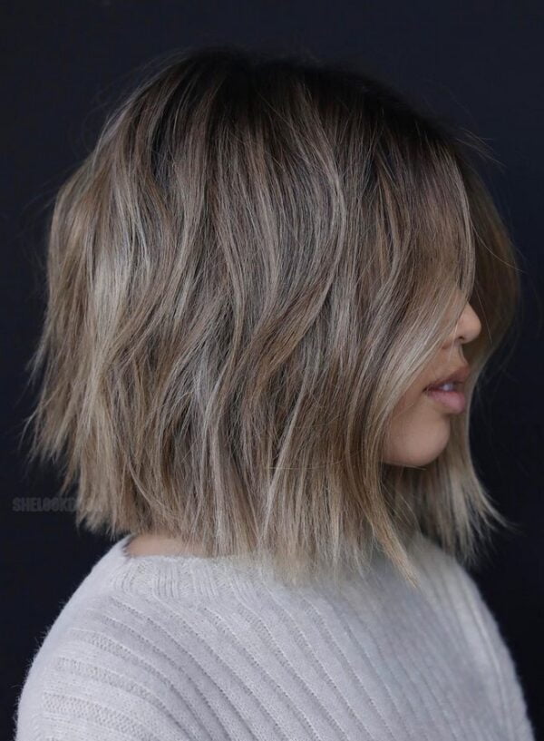 Dyed-Short-Wavy-Haircut-7582517-5125040