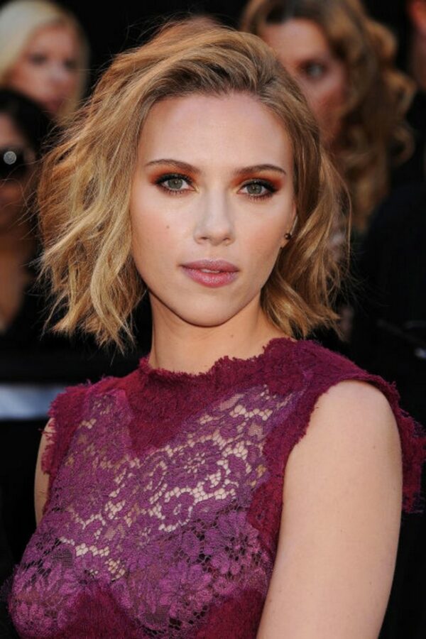 Woman Trendy Haircut Idea Scarlett Johanson