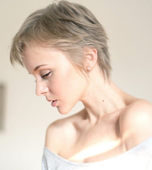 Women'S Haircut Gray Hair Modern Trend Short Haircut Idea