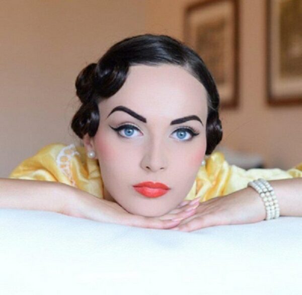 Vintage Blue Eye Makeup Vintage Modern Pin-Up Hairstyle